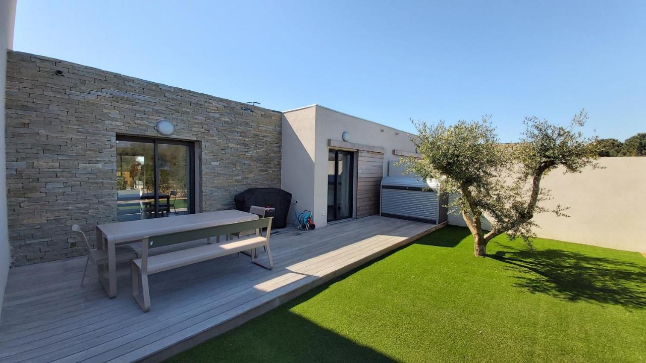 Villa Home Holiday A Cala Rossa Lecci Buitenkant foto