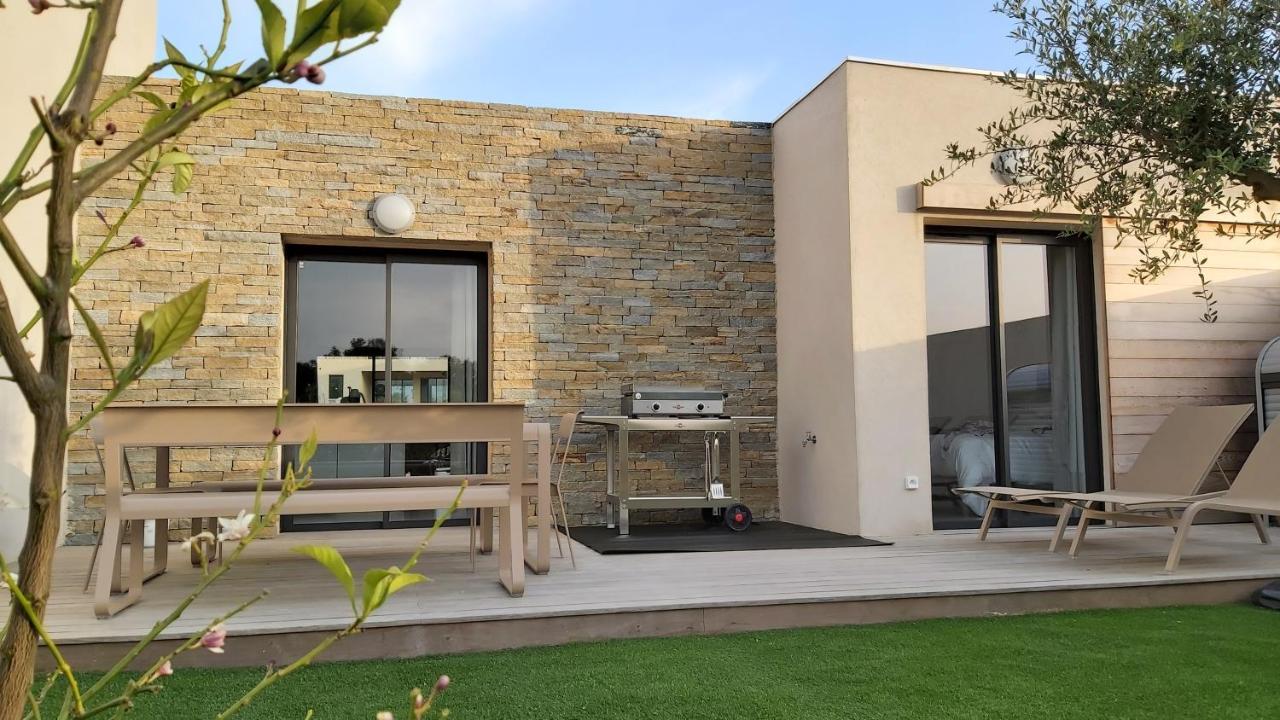 Villa Home Holiday A Cala Rossa Lecci Buitenkant foto