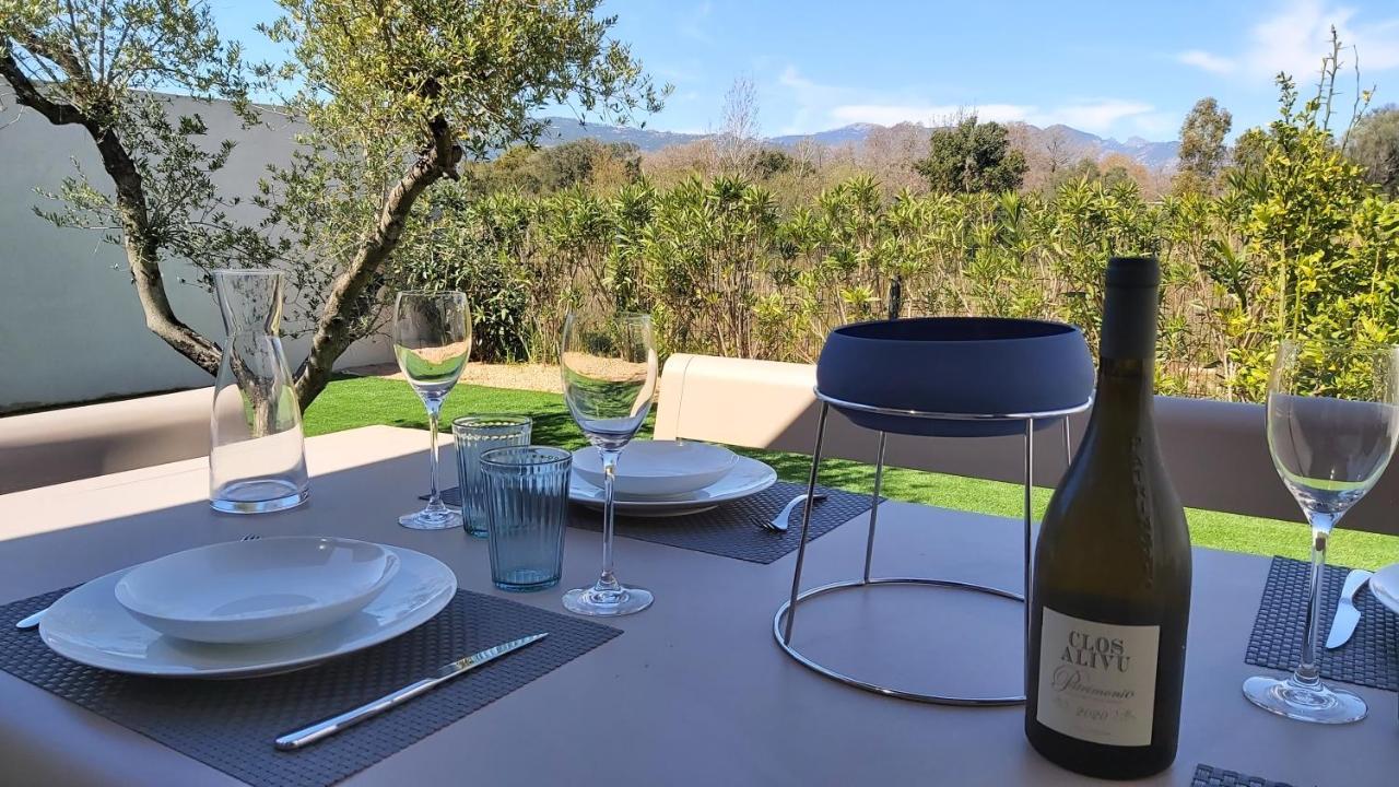 Villa Home Holiday A Cala Rossa Lecci Buitenkant foto