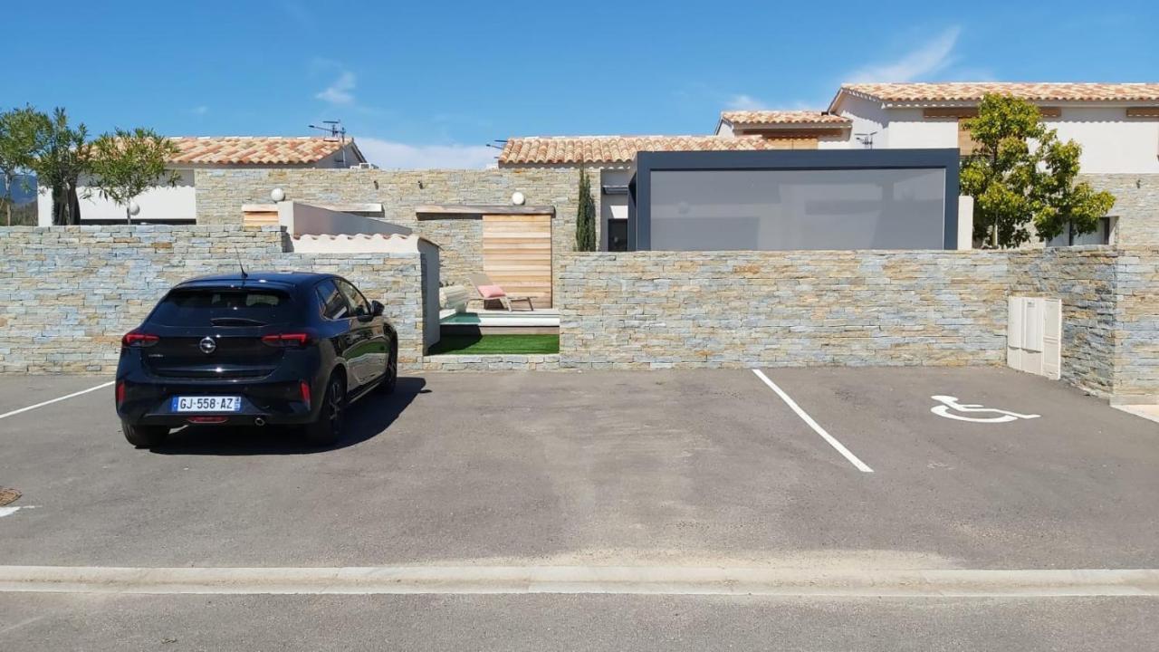 Villa Home Holiday A Cala Rossa Lecci Buitenkant foto